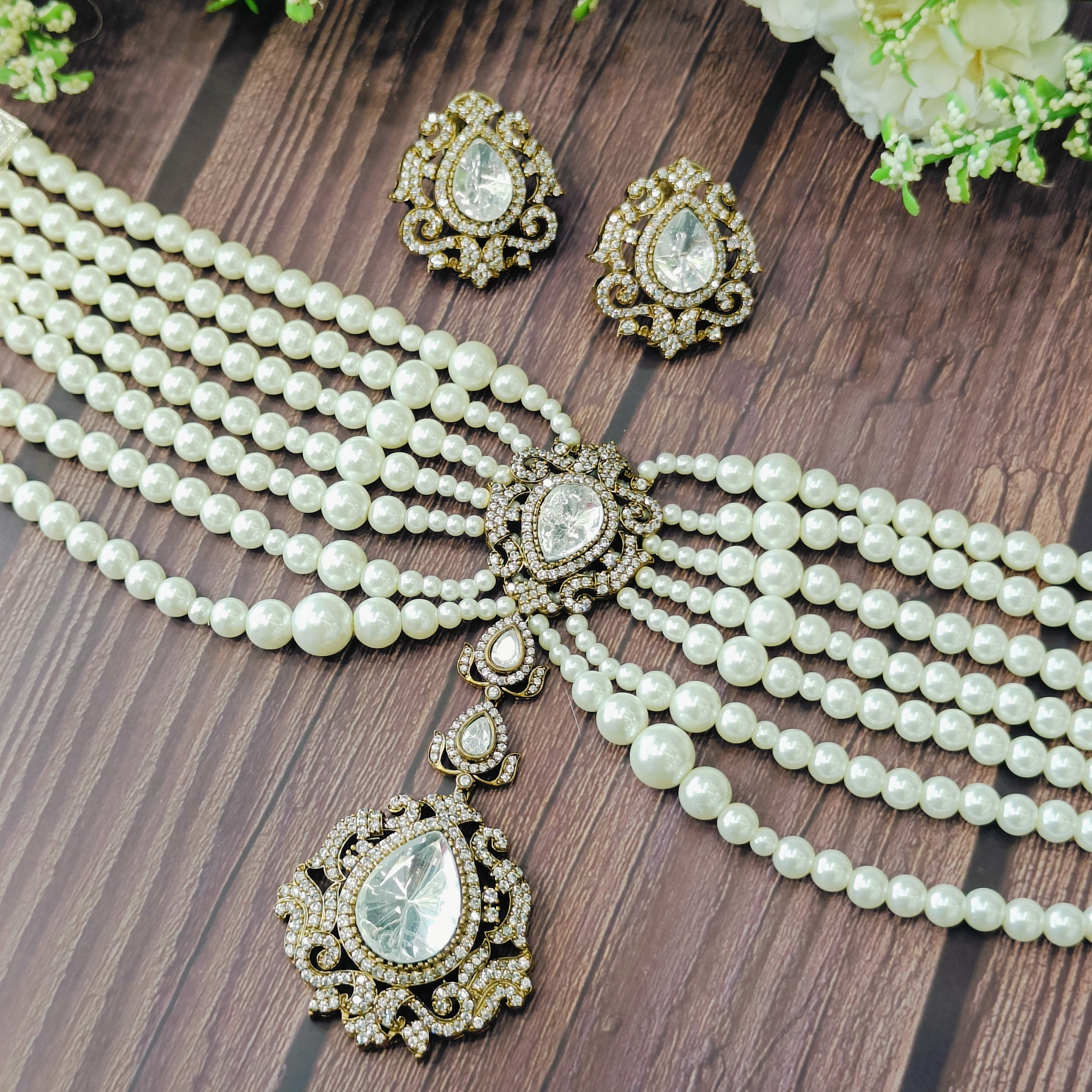 Nayaab Anvi pearl choker