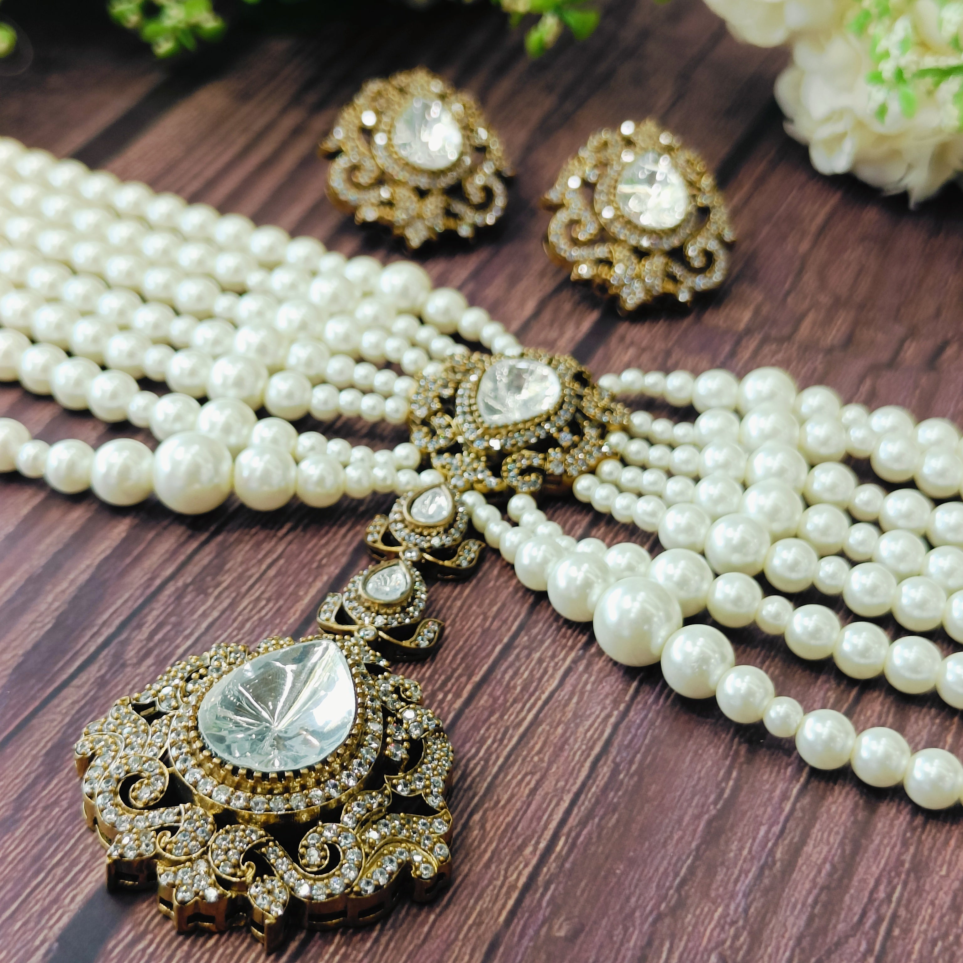 Nayaab Anvi pearl choker