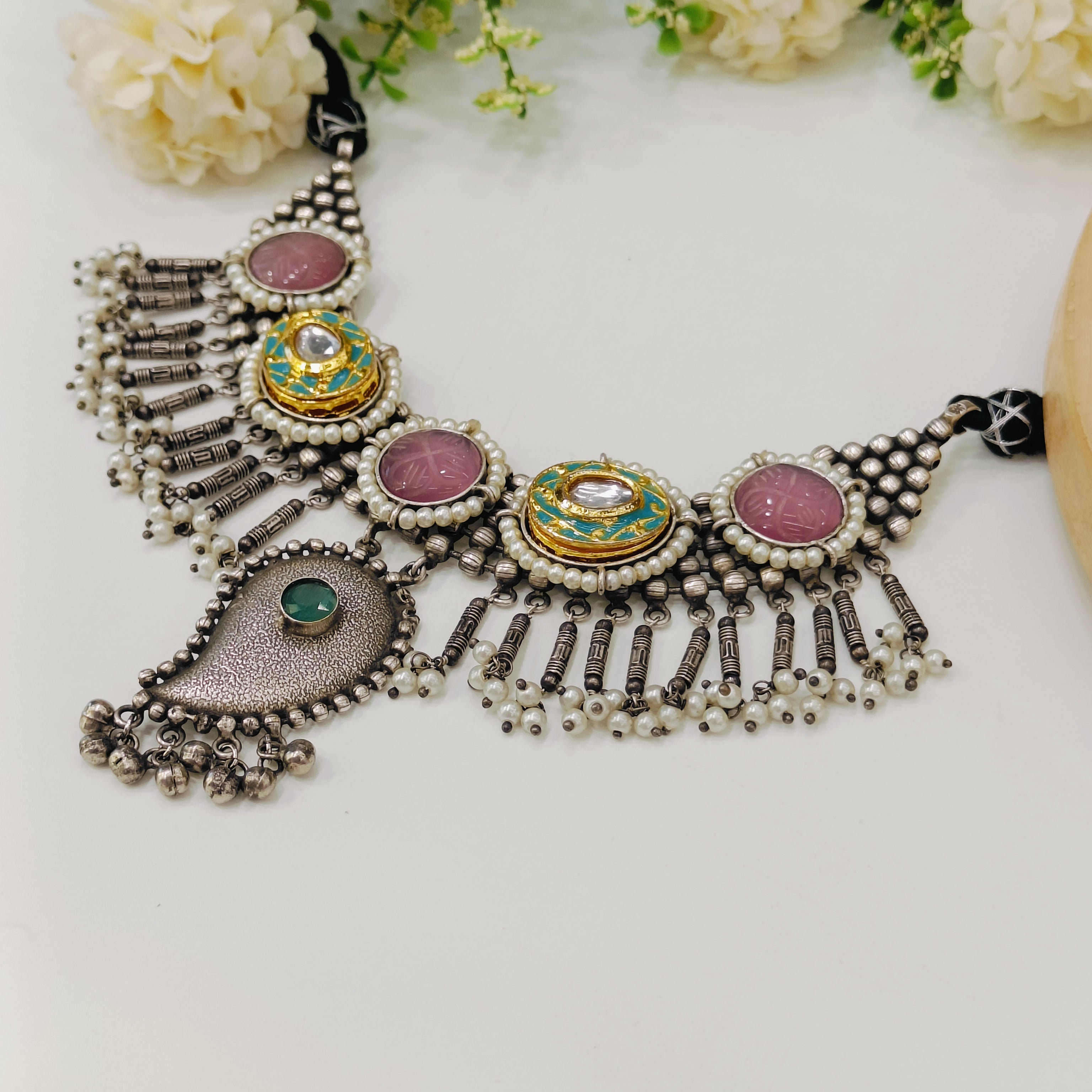 Inara Sara neckpiece