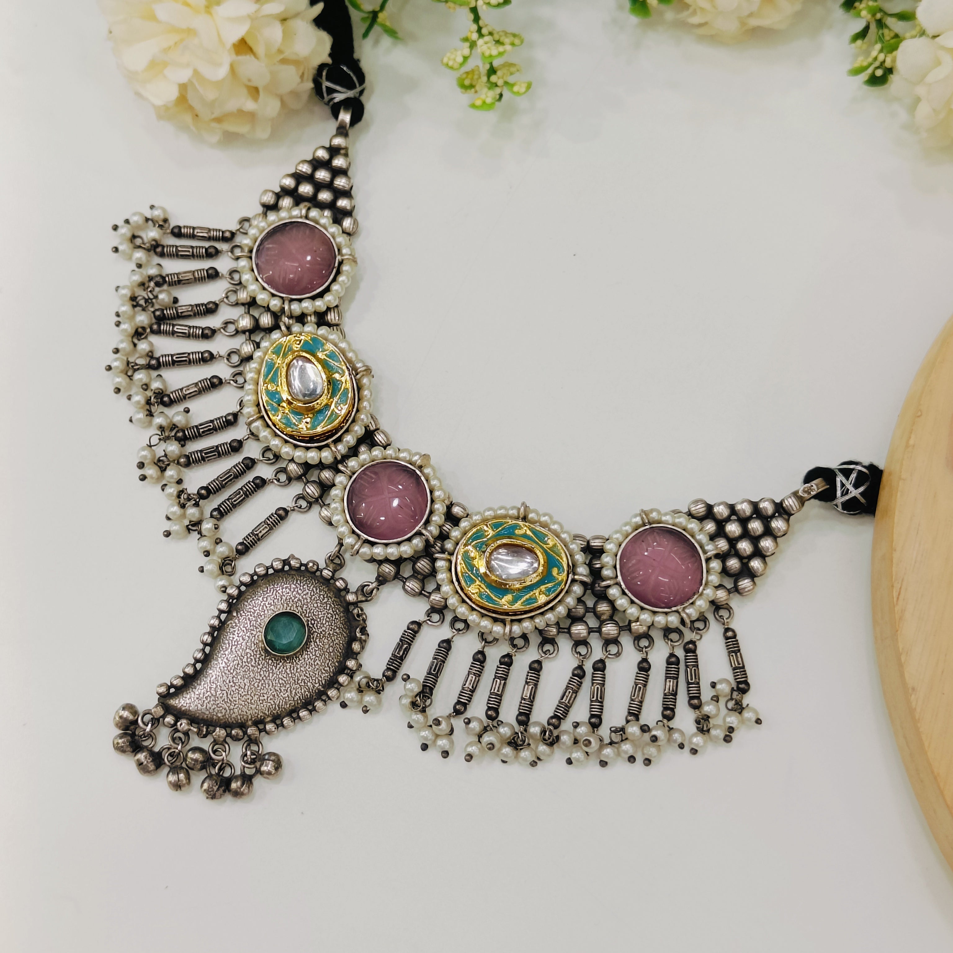 Inara Sara neckpiece