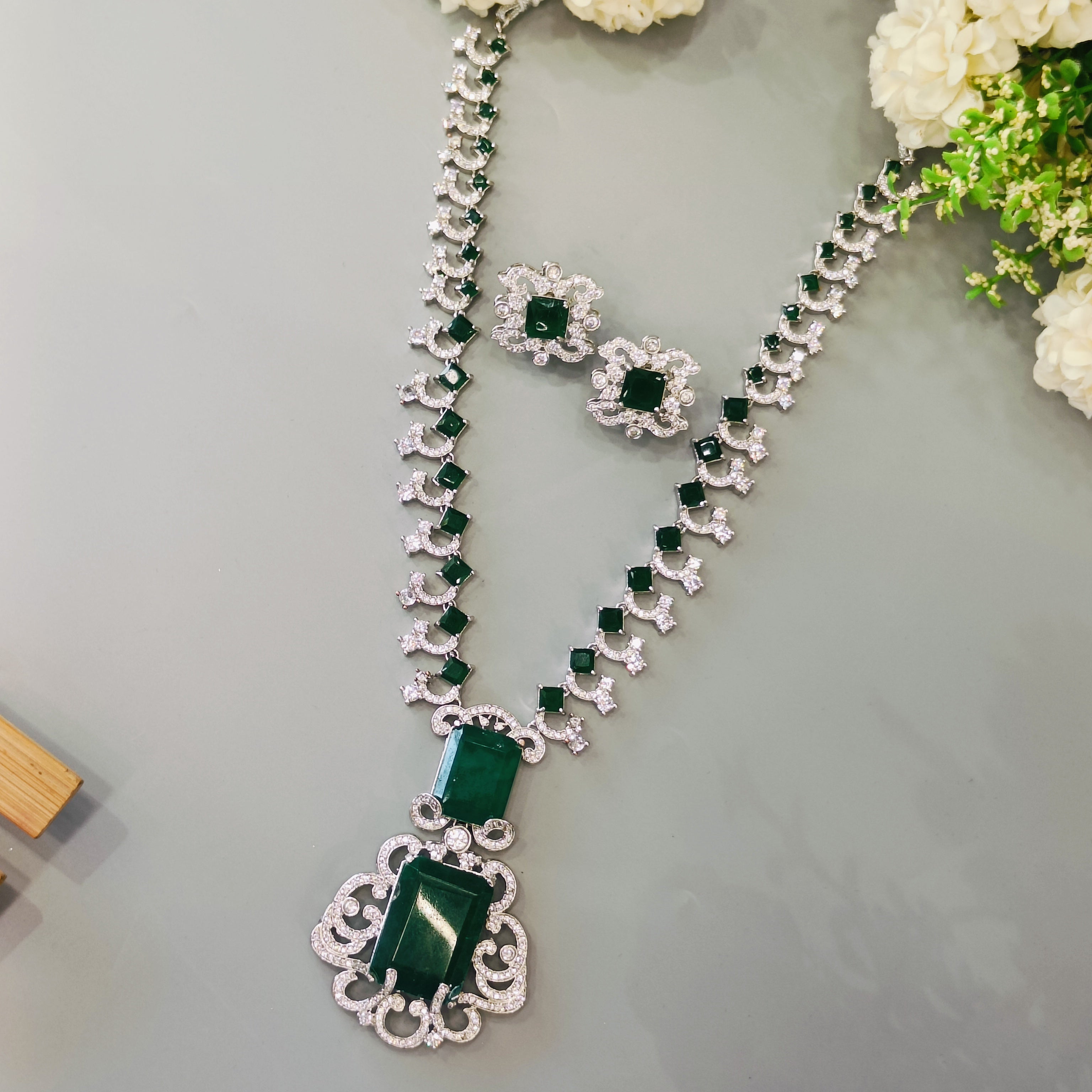 Ad Neeta Ambani Neckpiece