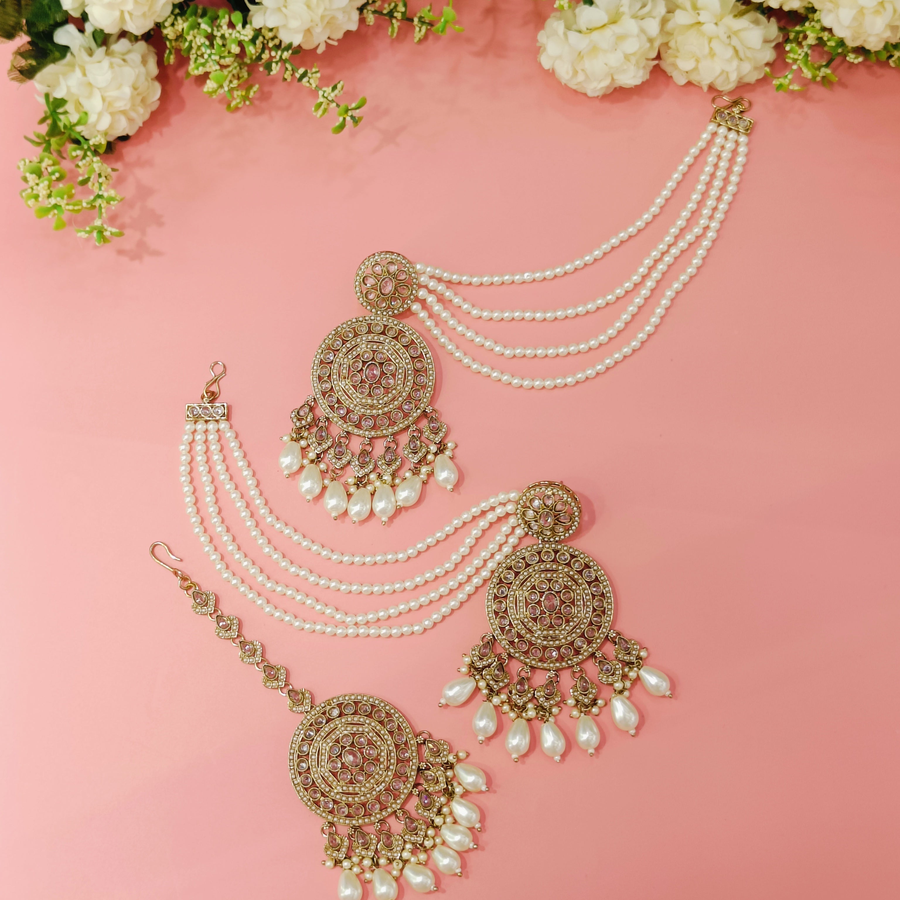 Nayaab Aliya Earrings With Mang Tikka