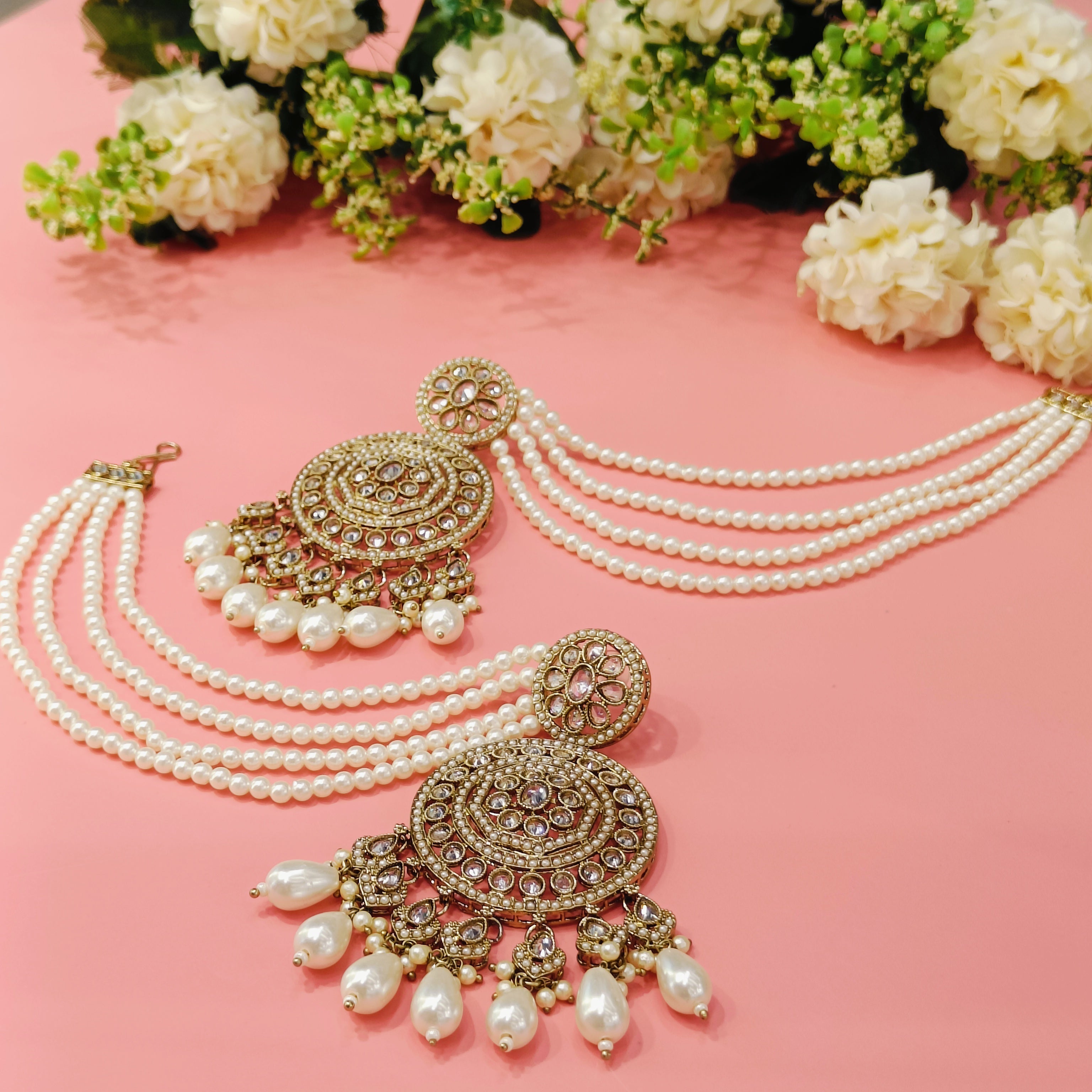 Nayaab Aliya Earrings With Mang Tikka