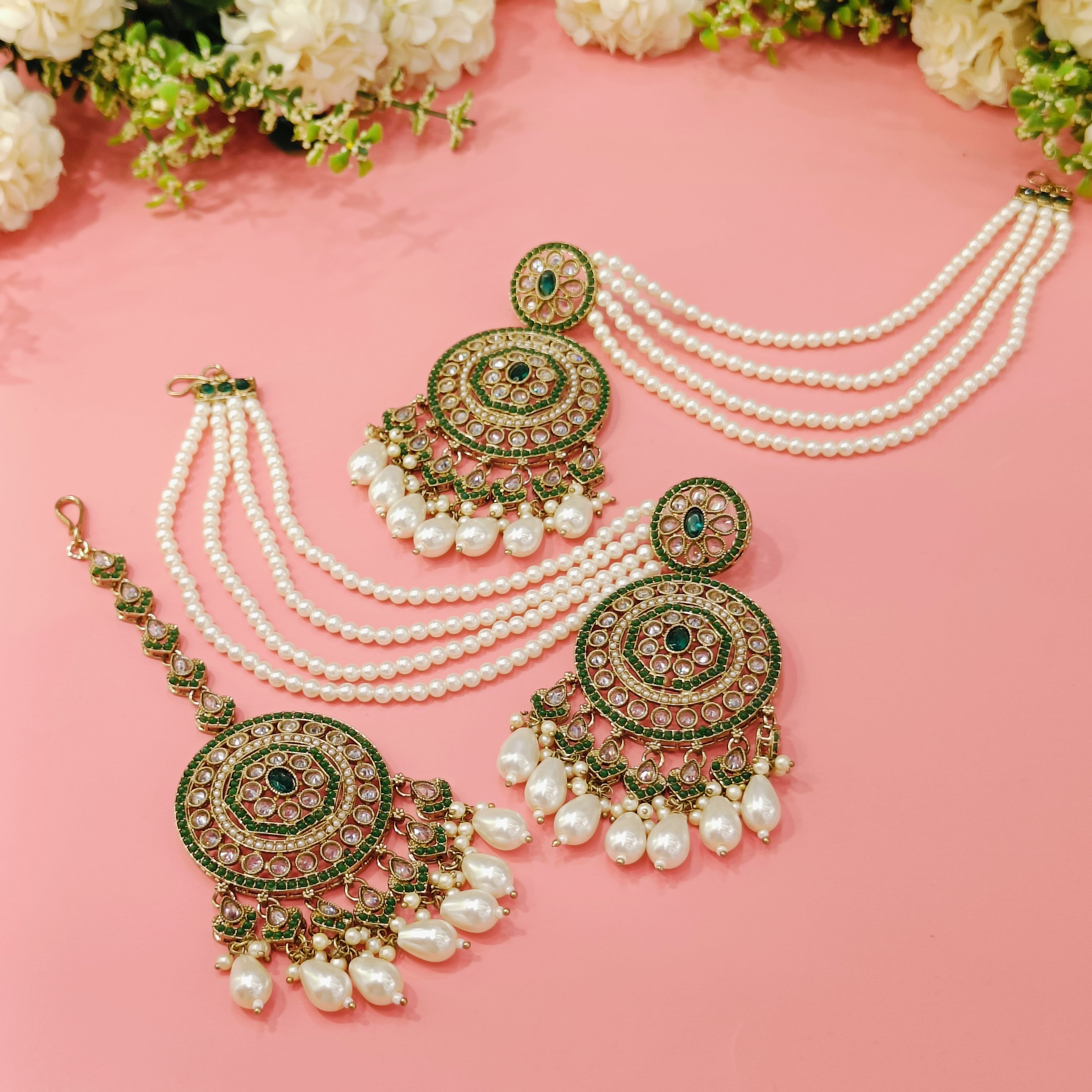 Nayaab Aliya Earrings With Mang Tikka