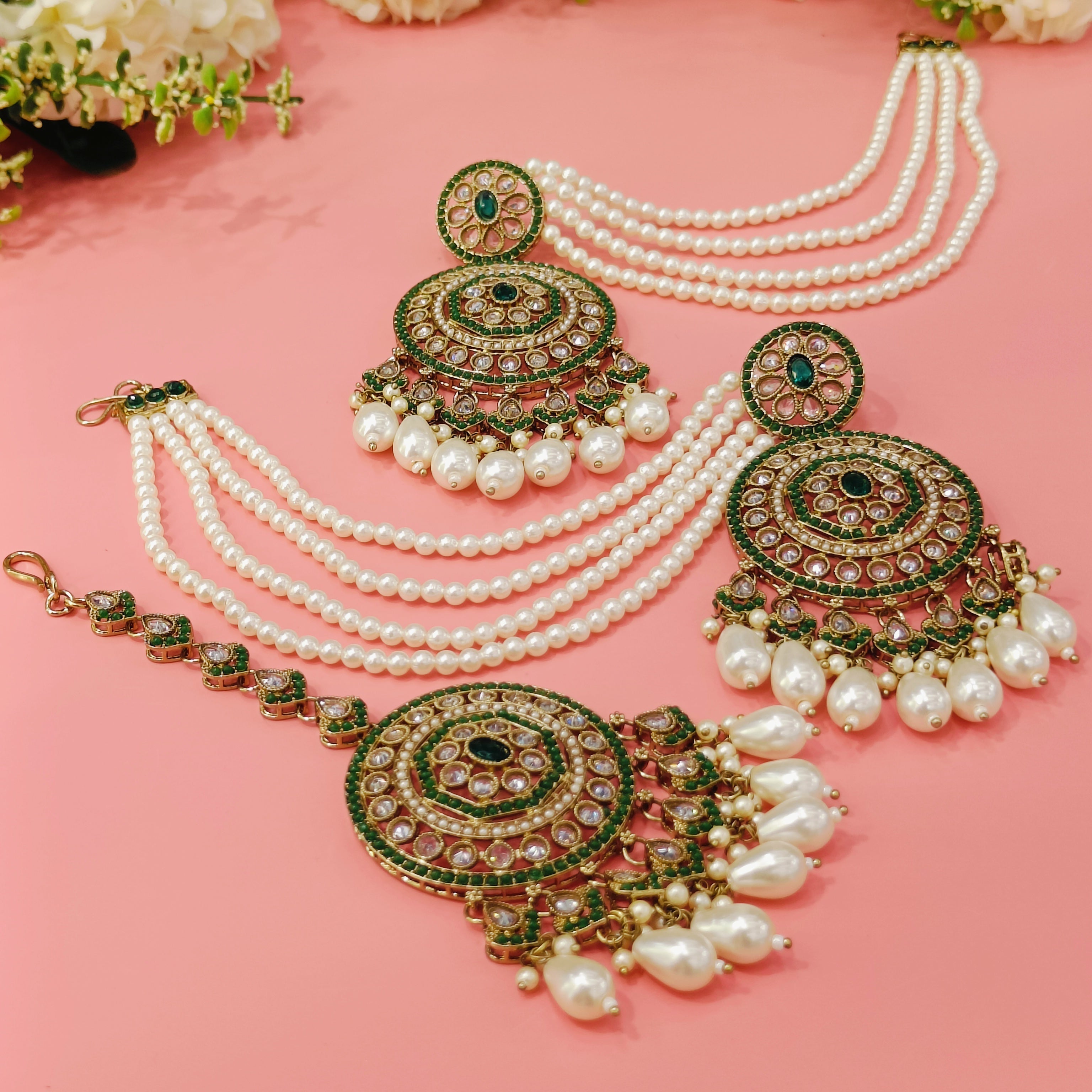 Nayaab Aliya Earrings With Mang Tikka