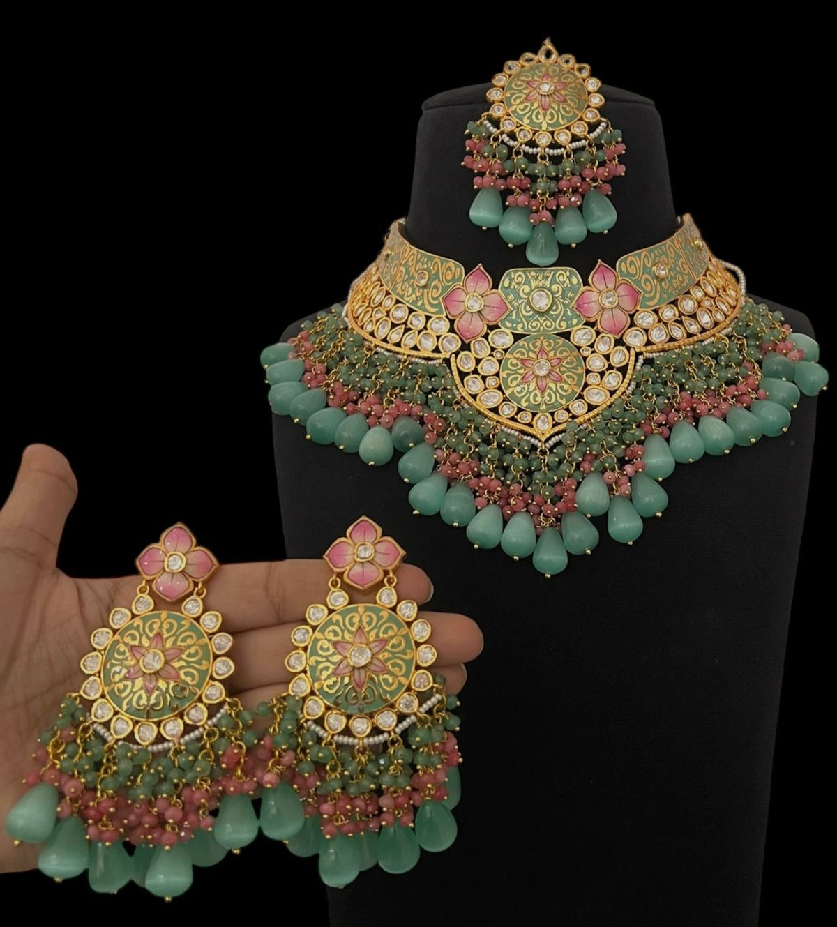 Nayaab mayera neckpiece