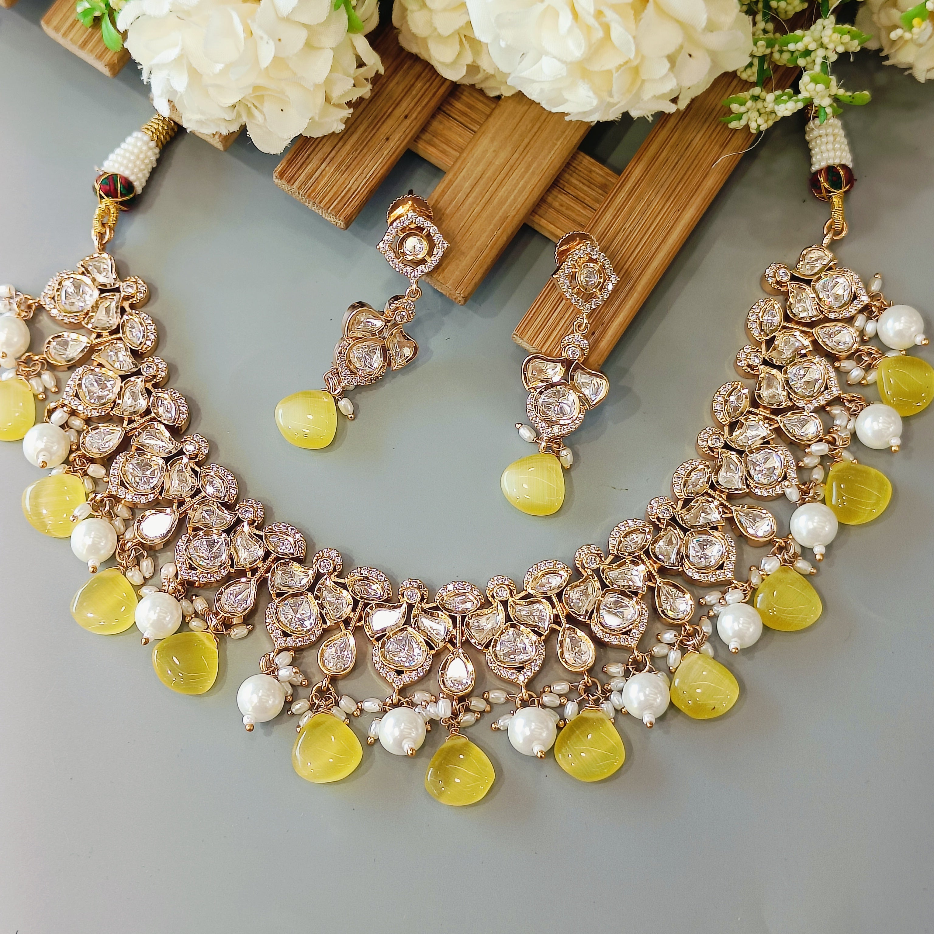 Nayaab Hina neckpiece