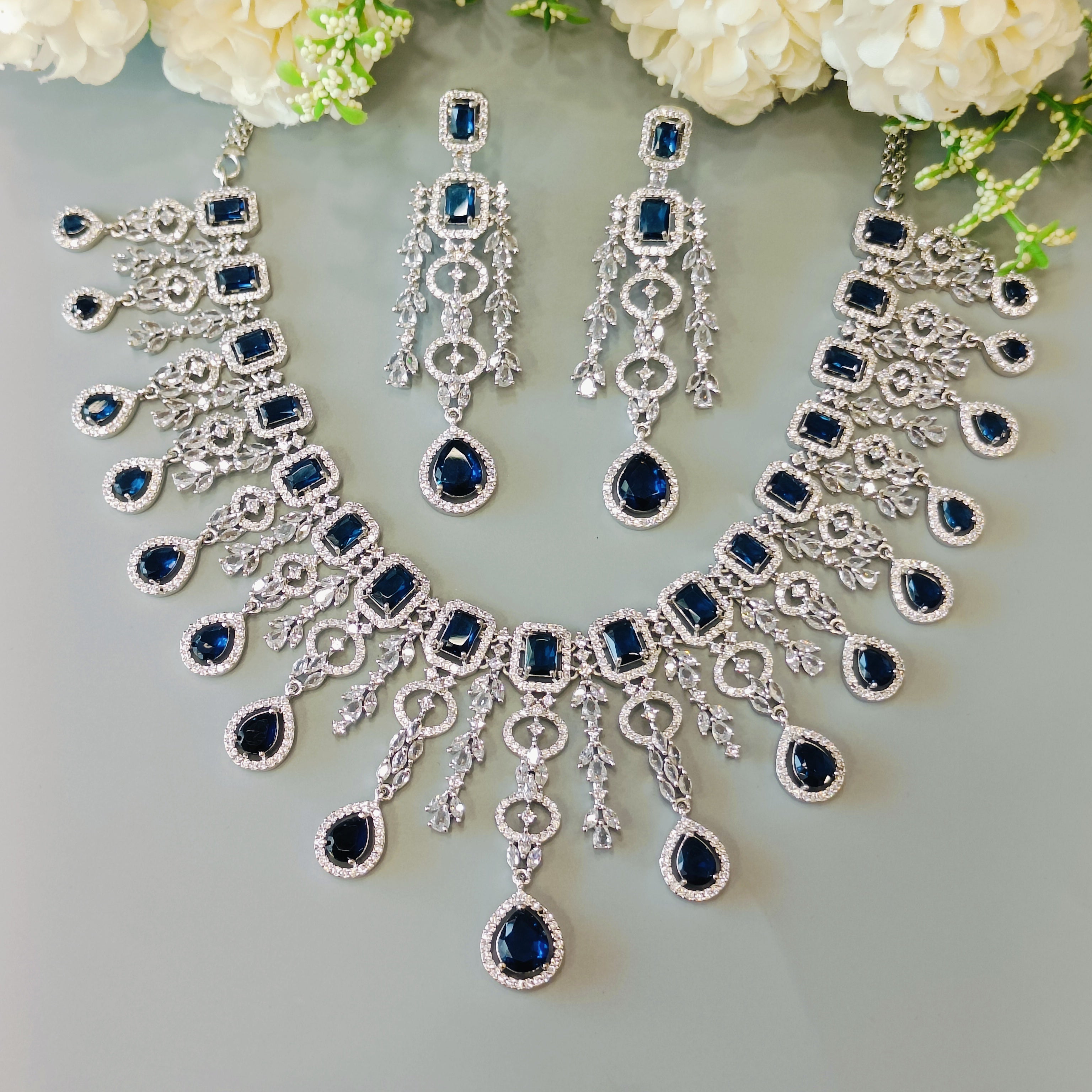 Emma ad neckpiece - blue