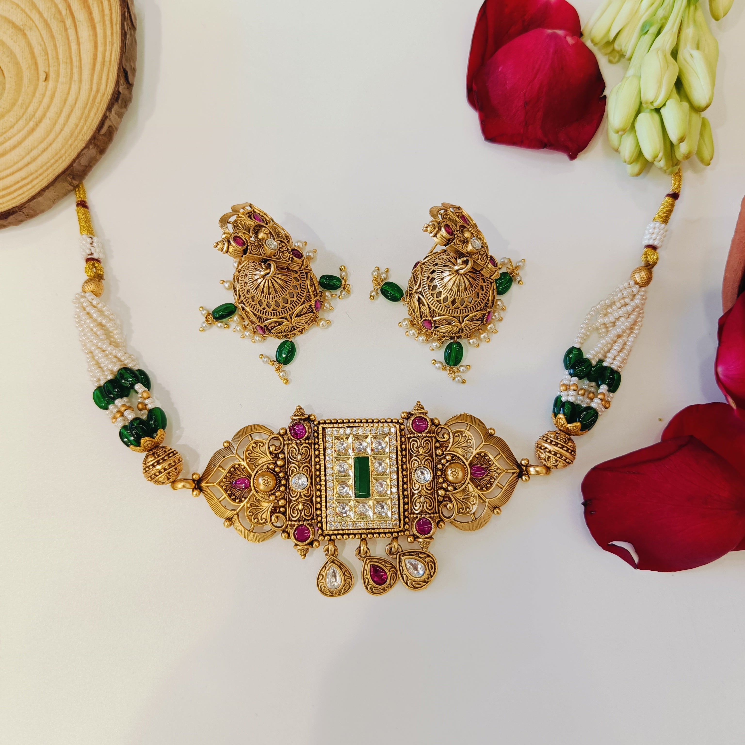 Nayaab Kalyani Neckpiece