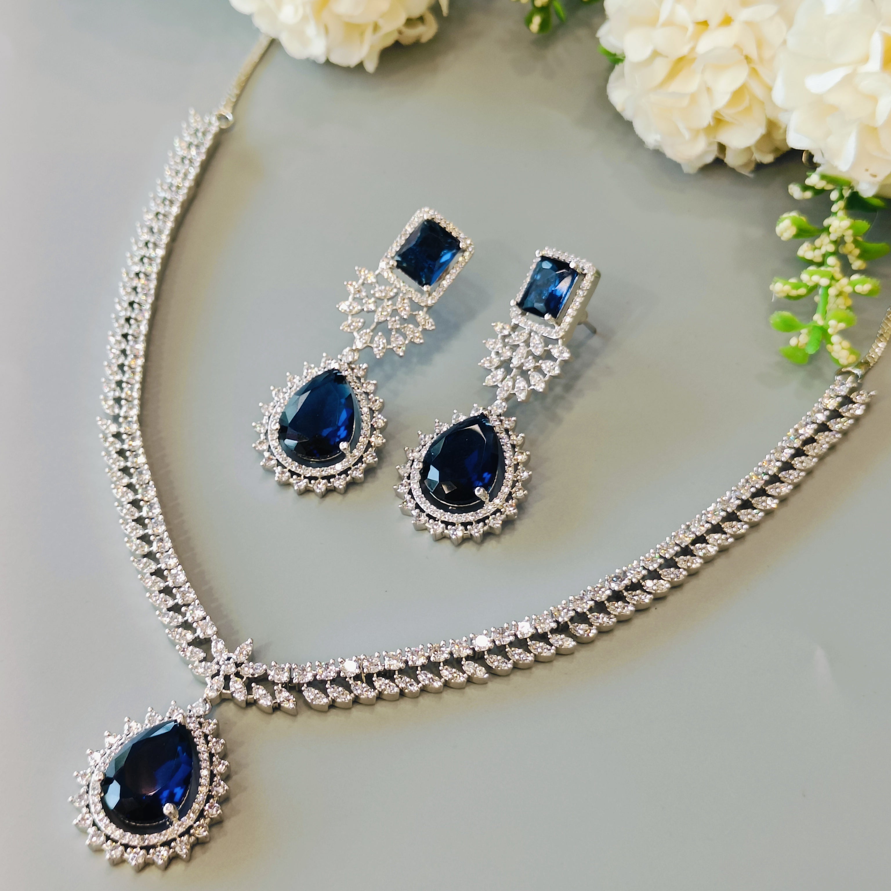 Ad Anaysha neckpiece - Blue