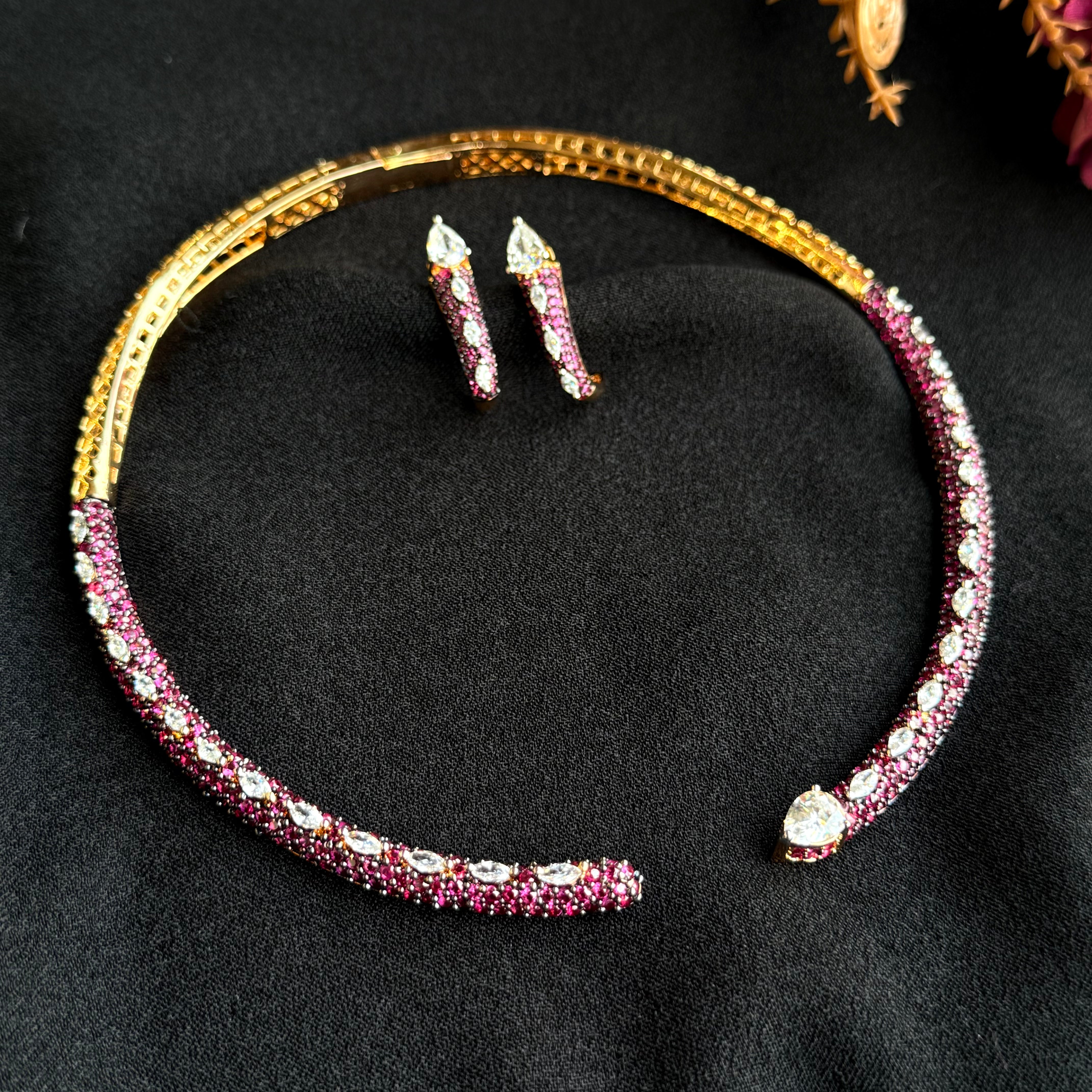 Ad Skylar Hasli Choker