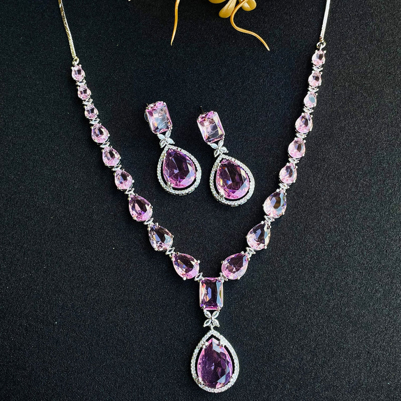 Moira Emerald Ad Neckpiece