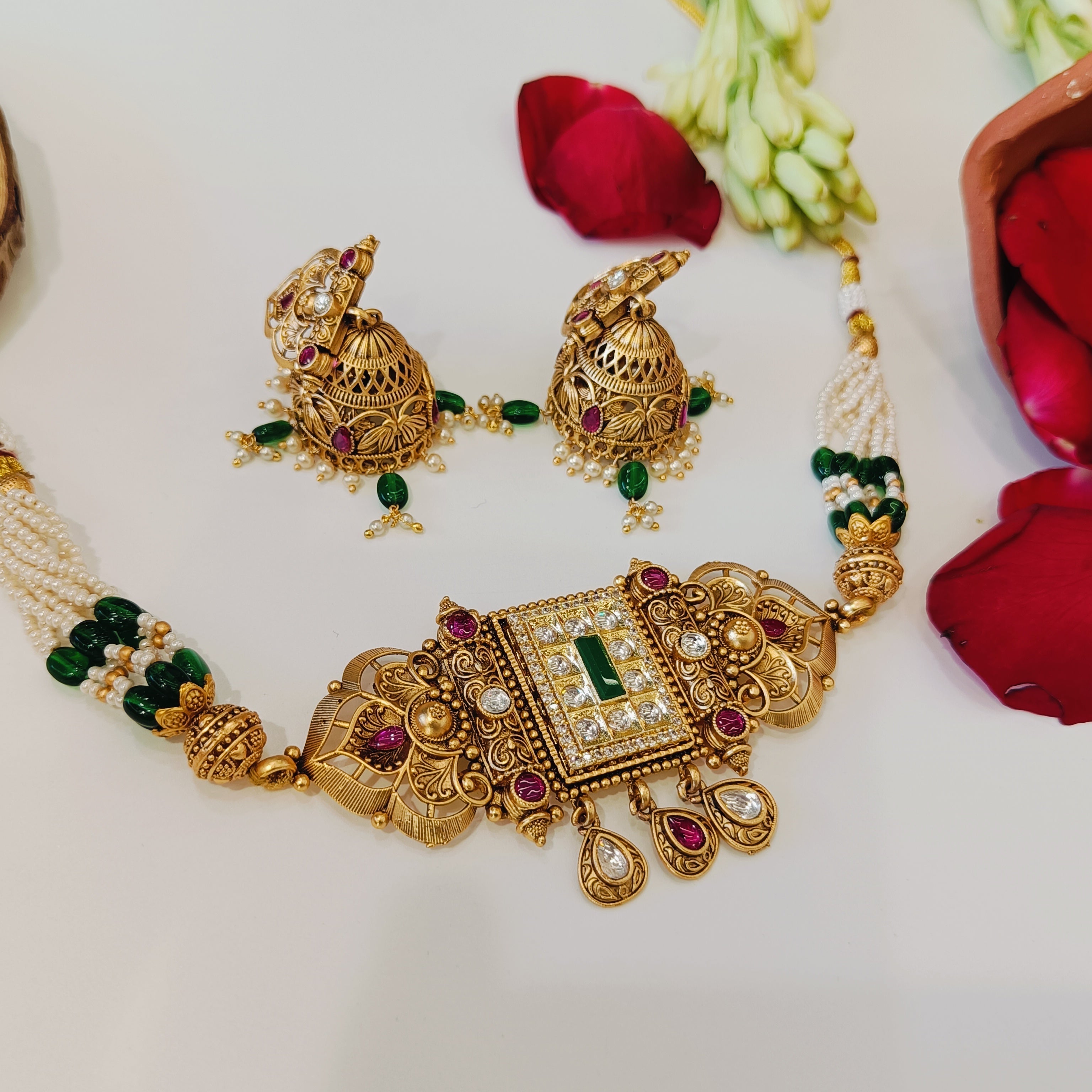 Nayaab Kalyani Neckpiece