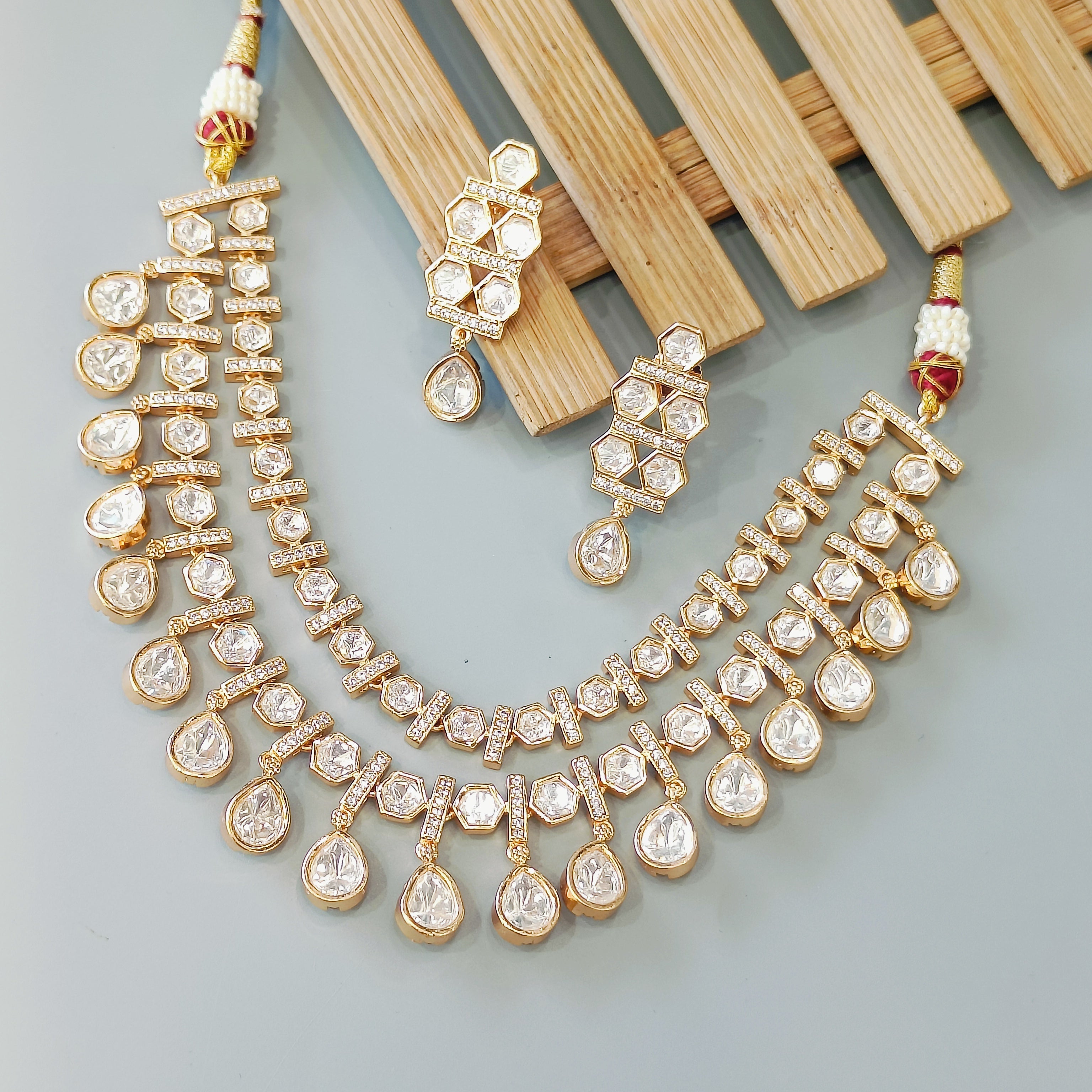 Nayaab kainat neckpiece