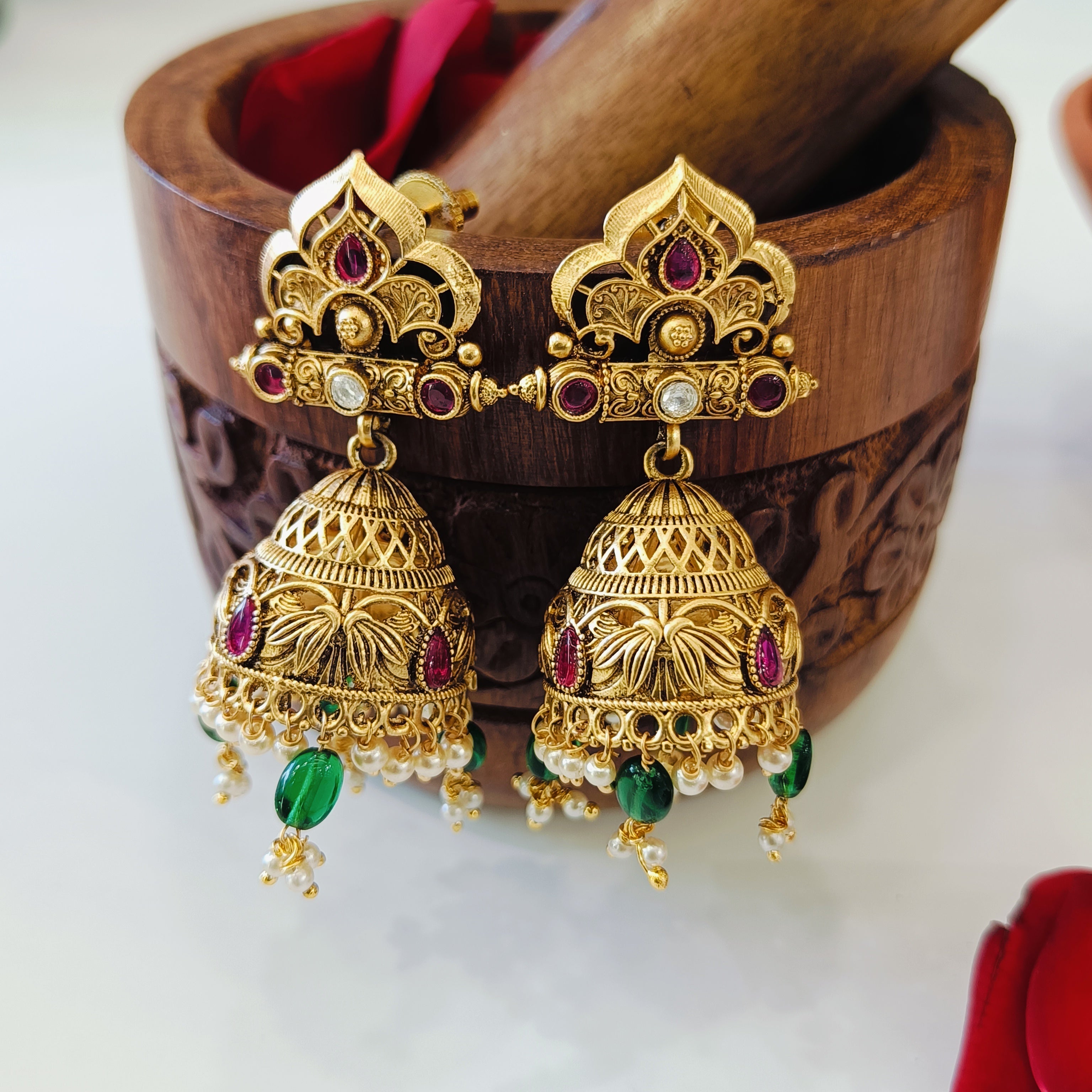 Nayaab Kalyani Neckpiece