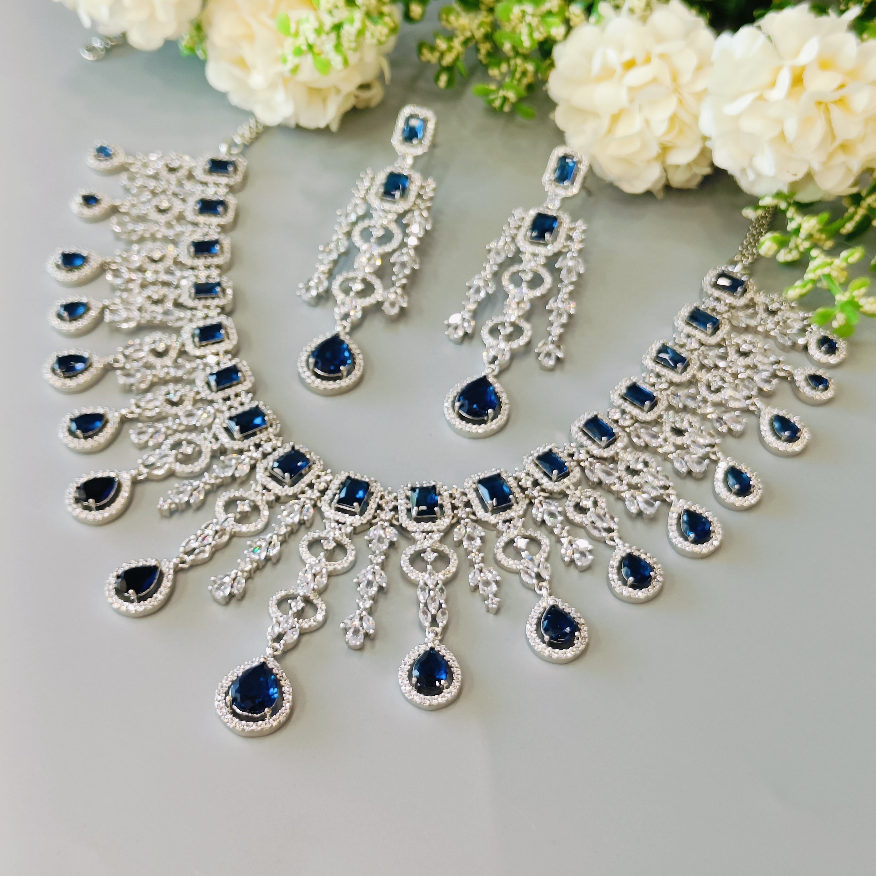 Emma ad neckpiece - blue