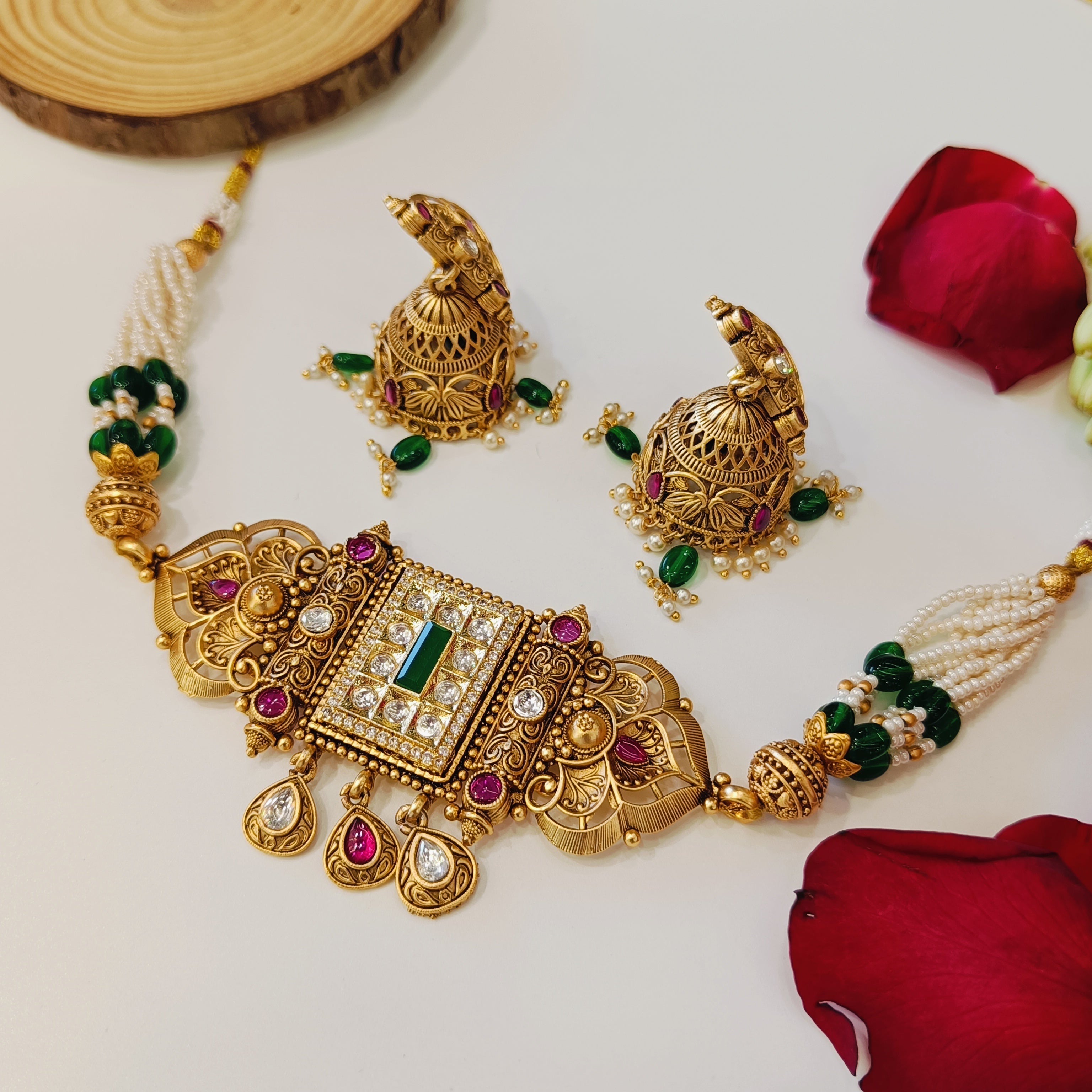 Nayaab Kalyani Neckpiece