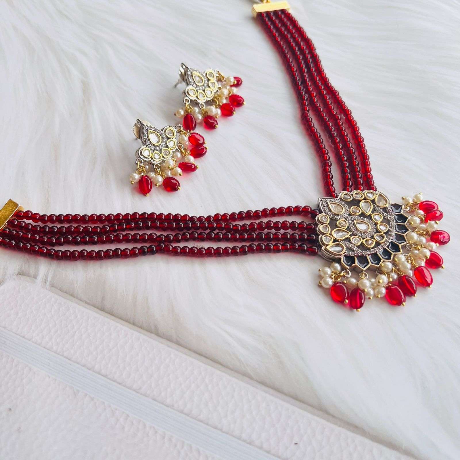 nayaab alia choker velvet box by shweta