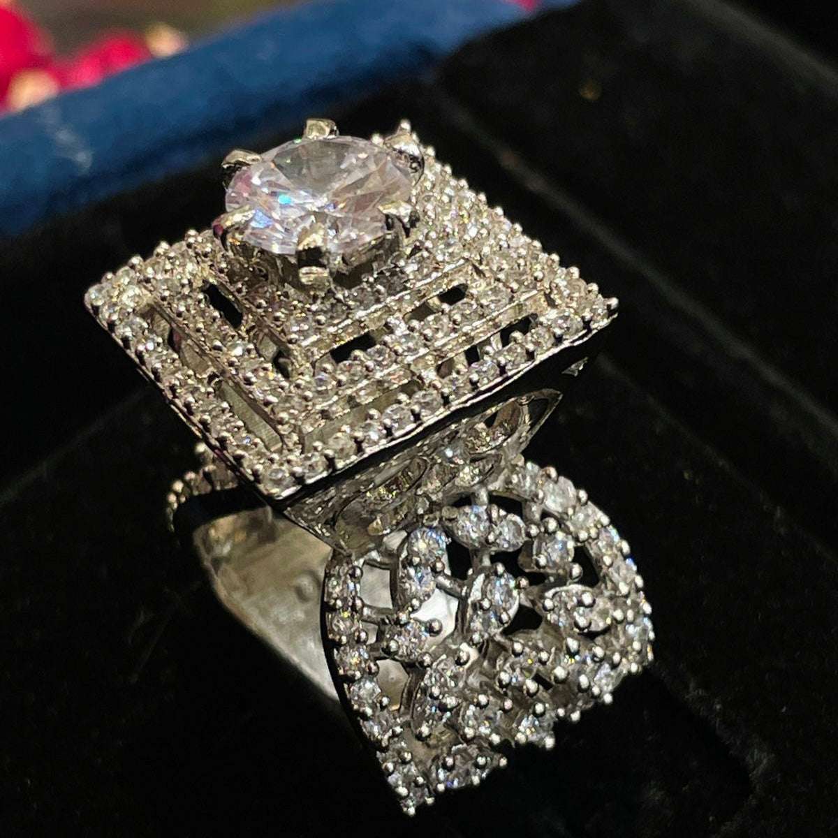 1950s 18k White Gold and 2 Carat Diamonds Cocktail Ring For Sale at 1stDibs  | 2 carat diamond ring, 1950s diamond cluster ring, diamond dinner rings